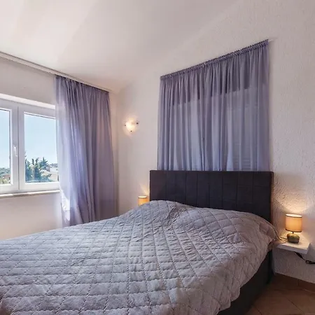 Apartament With Sea View 04